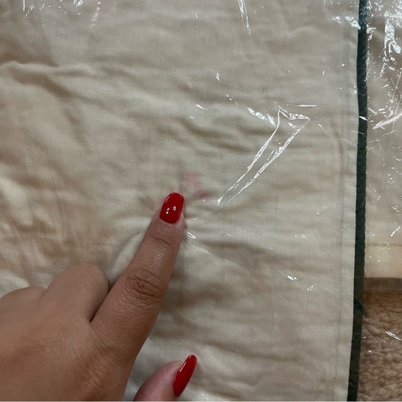 Set of 2 new Pineapple quilted pillow case covers - Picture 2 of 5